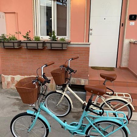 Vhouse Fiumicino Bed & Breakfast Exterior foto