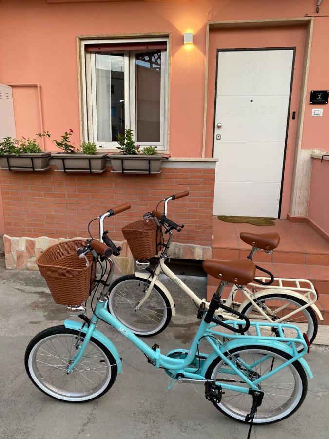 Vhouse Fiumicino Bed & Breakfast Exterior foto